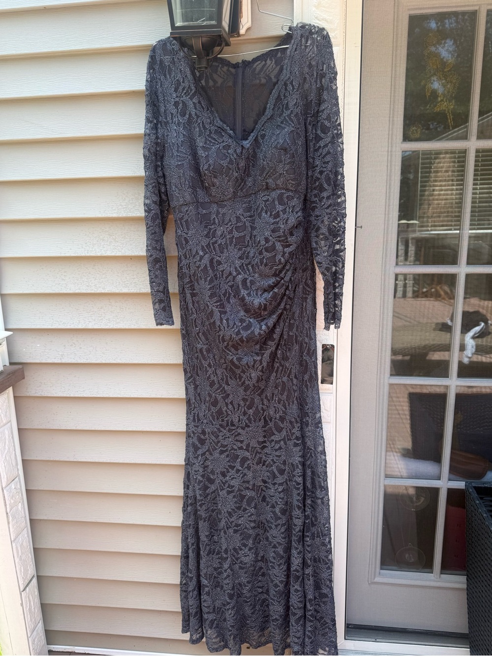 Xscape Gown - Picture 6 of 6